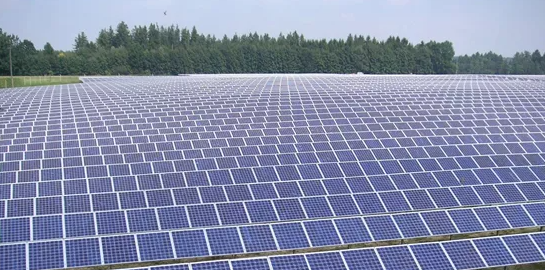 山西运城稷山县10KM太阳能光伏发电项目，，，，bet8自主研爆发产的火灾监控预警摄像机超常施展