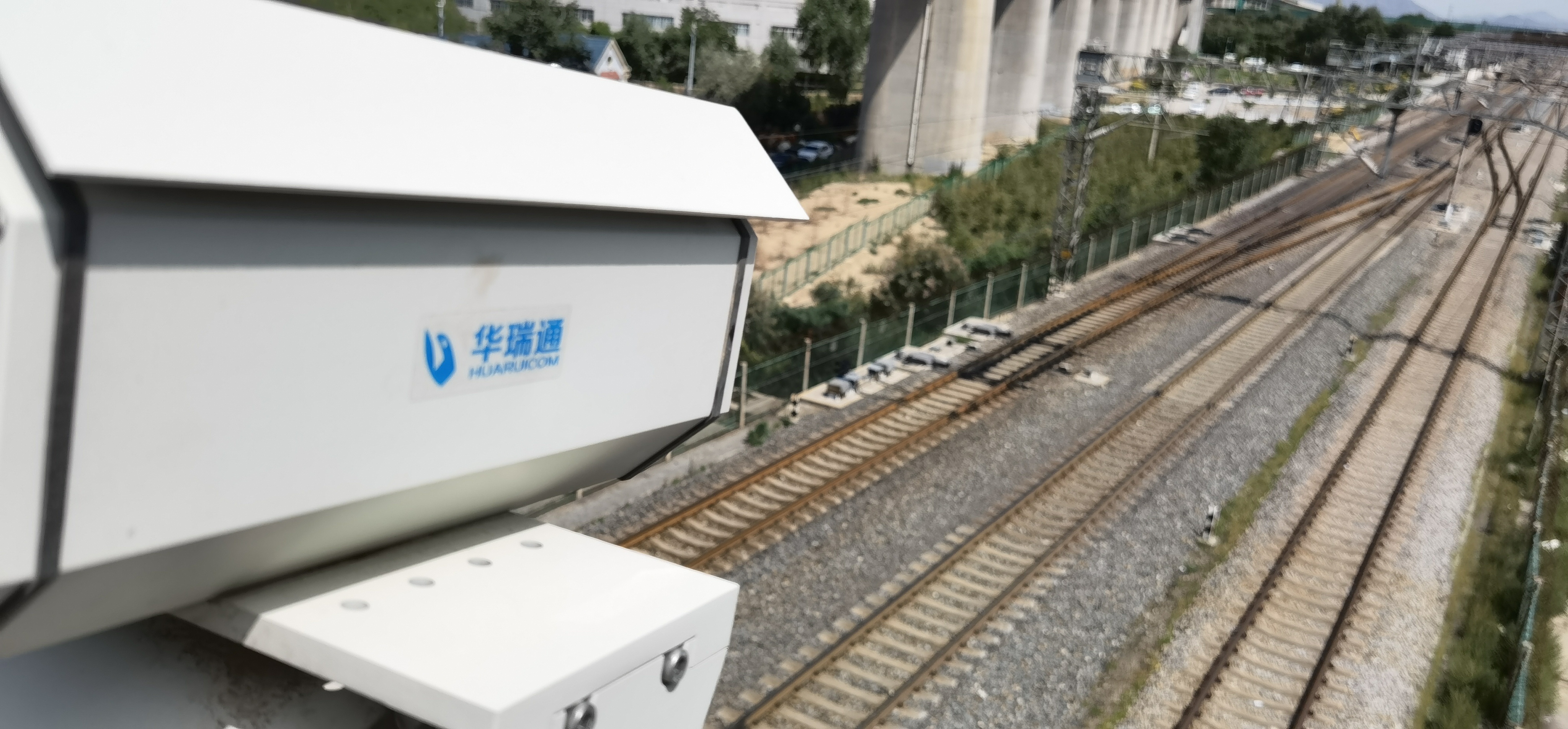 高空瞭望：3公里热成像双光谱视频监控云台摄像机