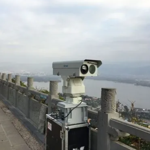 海边安防升级：搭载3公里夜视的监控摄像机功效设置与装置计划